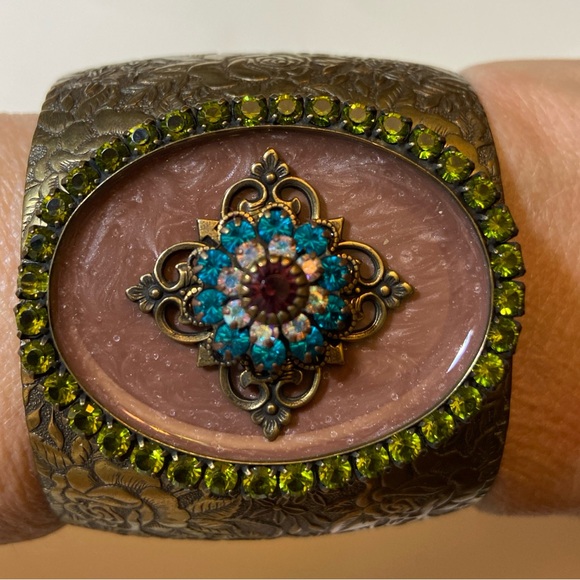 LIZ PALACIOS Enamel Crystal Embellished Brass Floral  Wide Cuff Bracelet - Picture 1 of 6